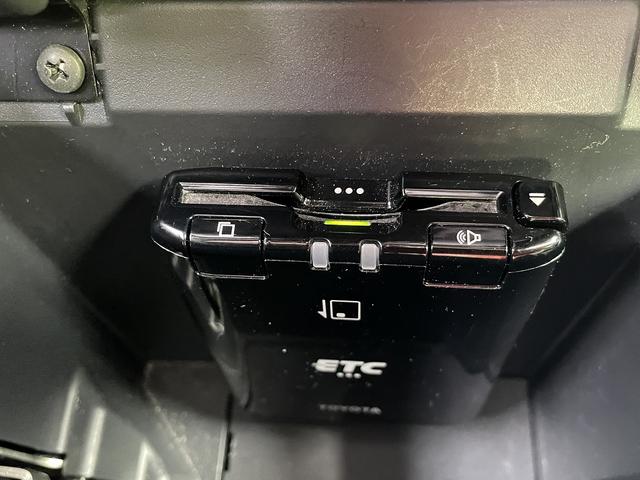 コペン ＧＲ　スポーツ　オープンカー　ＥＴＣ　バックカメラ　ナビ　ＴＶ　ＬＥＤヘッドランプ　ＭＴ　スマートキー　アルミホイール　盗難防止システム　衝突安全ボディ　ＡＢＳ　ＥＳＣ　エアコン　パワーステアリング　パワーウィンドウ（35枚目）