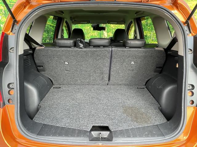 ノート ｅ－パワー　メダリスト　ドライブレコーダー　ＥＴＣ　全周囲カメラ　ＴＶ　クリアランスソナー　レーンアシスト　衝突被害軽減システム　アルミホイール　ＬＥＤヘッドランプ　スマートキー　アイドリングストップ　電動格納ミラー　ＣＶＴ（18枚目）