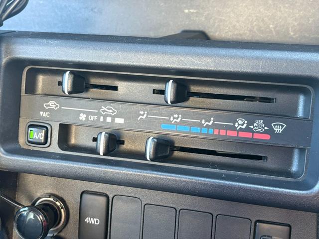 ハイゼットトラック スタンダード 4WD 車検R9年6月26日まで 前後ドラレコ エアコン 純正ドアバイザー 純正フロアラバーマット スペアキー有 AT キーレス パワーウィンドウ(9枚目)