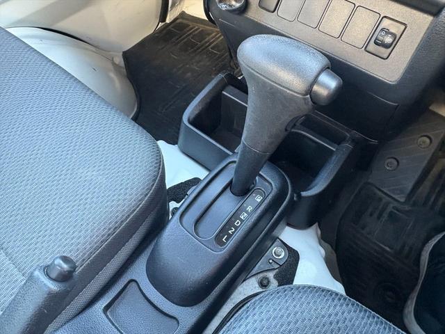 ハイゼットトラック スタンダード 4WD 車検R9年6月26日まで 前後ドラレコ エアコン 純正ドアバイザー 純正フロアラバーマット スペアキー有 AT キーレス パワーウィンドウ(10枚目)