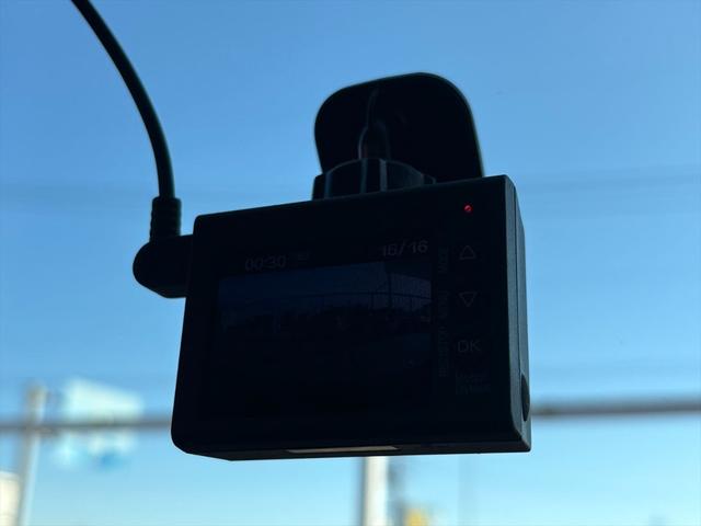 ハイゼットトラック スタンダード 4WD 車検R9年6月26日まで 前後ドラレコ エアコン 純正ドアバイザー 純正フロアラバーマット スペアキー有 AT キーレス パワーウィンドウ(14枚目)