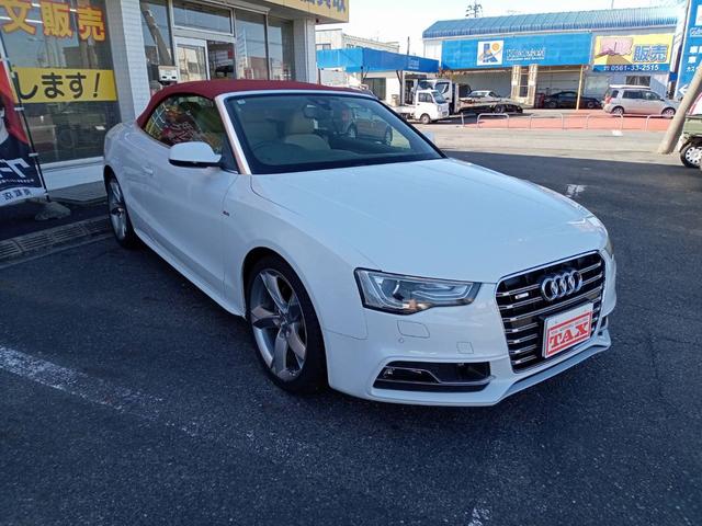 Ａ５カブリオレ ２．０ＴＦＳＩクワトロ　２．０ＴＦＳＩクワトロ（４名）　Ｓライン　１９インチアルミ　電動オープン　ベージュ本革シート　シートＨ　Ｂａｎｇ　＆　Ｏｌｕｆｓｅｎスピーカー　Ｂｌｕｅｔｏｏｔｈ　スマートキー　Ｐスタート（14枚目）