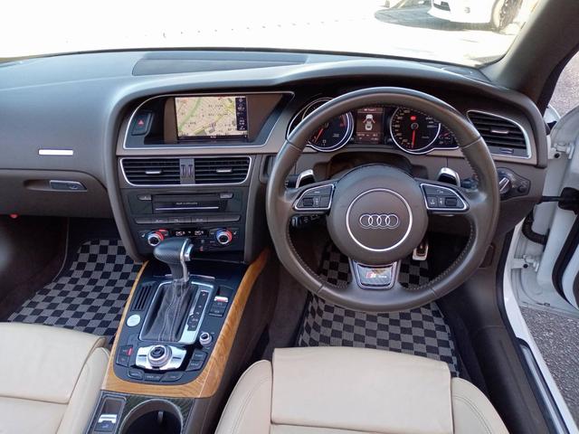 Ａ５カブリオレ ２．０ＴＦＳＩクワトロ　２．０ＴＦＳＩクワトロ（４名）　Ｓライン　１９インチアルミ　電動オープン　ベージュ本革シート　シートＨ　Ｂａｎｇ　＆　Ｏｌｕｆｓｅｎスピーカー　Ｂｌｕｅｔｏｏｔｈ　スマートキー　Ｐスタート（21枚目）