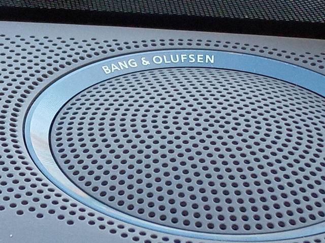 Ａ５カブリオレ ２．０ＴＦＳＩクワトロ　２．０ＴＦＳＩクワトロ（４名）　Ｓライン　１９インチアルミ　電動オープン　ベージュ本革シート　シートＨ　Ｂａｎｇ　＆　Ｏｌｕｆｓｅｎスピーカー　Ｂｌｕｅｔｏｏｔｈ　スマートキー　Ｐスタート（24枚目）