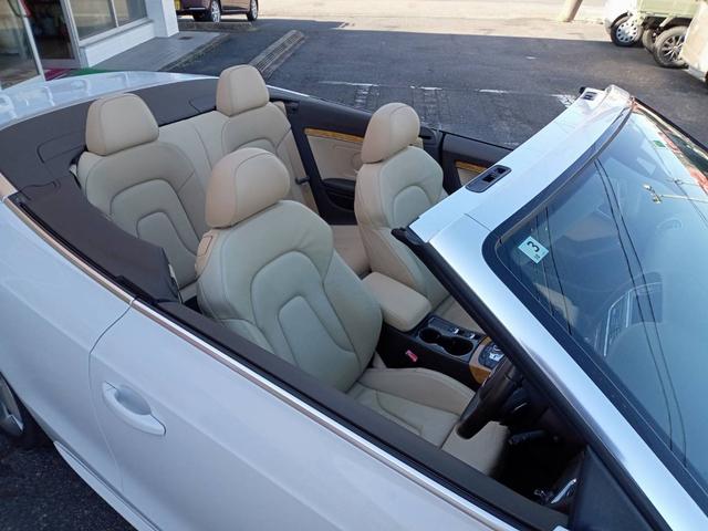 Ａ５カブリオレ ２．０ＴＦＳＩクワトロ　２．０ＴＦＳＩクワトロ（４名）　Ｓライン　１９インチアルミ　電動オープン　ベージュ本革シート　シートＨ　Ｂａｎｇ　＆　Ｏｌｕｆｓｅｎスピーカー　Ｂｌｕｅｔｏｏｔｈ　スマートキー　Ｐスタート（27枚目）