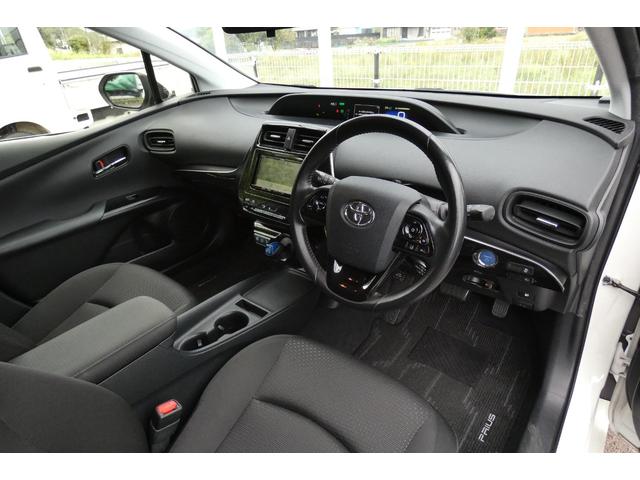 プリウス Ｓ　後期型　オートクルーズ　プリクラシュセーフティ　クリアランスソナー　パーキングサポートブレーキ　ふらつき検知機能　オートＨｉビームＢｌｕｅｔｏｏｔｈ　イクリプスナビ　ＤＶＤ再生　バックカメラ　ＥＴＣ（19枚目）