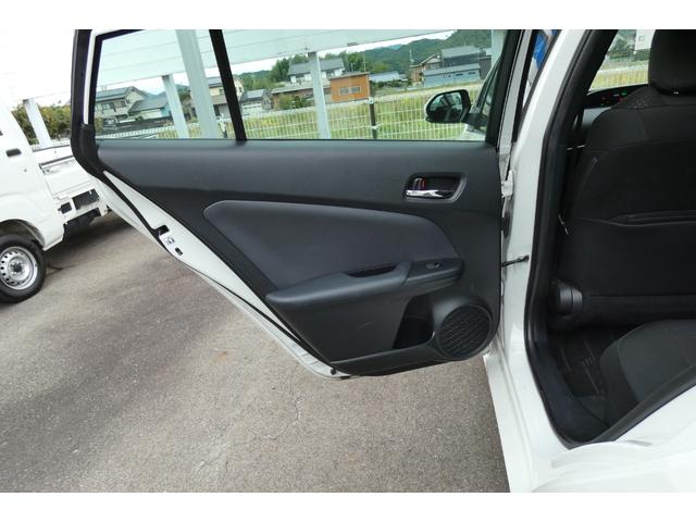 プリウス Ｓ　後期型　オートクルーズ　プリクラシュセーフティ　クリアランスソナー　パーキングサポートブレーキ　ふらつき検知機能　オートＨｉビームＢｌｕｅｔｏｏｔｈ　イクリプスナビ　ＤＶＤ再生　バックカメラ　ＥＴＣ（31枚目）