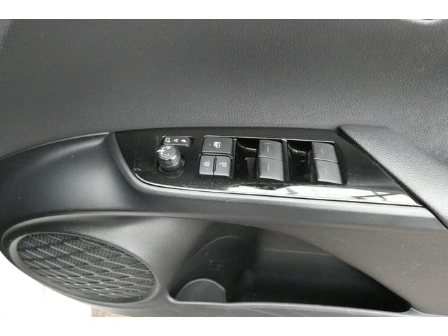 プリウス Ｓ　後期型　オートクルーズ　プリクラシュセーフティ　クリアランスソナー　パーキングサポートブレーキ　ふらつき検知機能　オートＨｉビームＢｌｕｅｔｏｏｔｈ　イクリプスナビ　ＤＶＤ再生　バックカメラ　ＥＴＣ（40枚目）