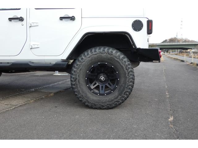 ジープ・ラングラーアンリミテッド サハラ　切替４ＷＤ　ＲＡＮＣＨＯリフトアップ　１７インチＡＷ　ＬＥＤヘッド　オートクルーズ　ｃａｒｒｏｚｅｒｉａナビ　ＤＶＤ再生　フルセグ　Ｂｌｕｅｔｏｏｔｈ　ＥＴＣ　フロント・サイド・バックカメラ（19枚目）