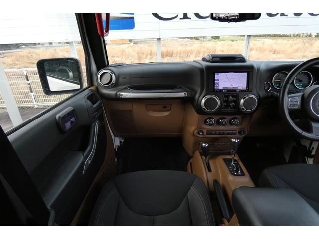 ジープ・ラングラーアンリミテッド サハラ　切替４ＷＤ　ＲＡＮＣＨＯリフトアップ　１７インチＡＷ　ＬＥＤヘッド　オートクルーズ　ｃａｒｒｏｚｅｒｉａナビ　ＤＶＤ再生　フルセグ　Ｂｌｕｅｔｏｏｔｈ　ＥＴＣ　フロント・サイド・バックカメラ（23枚目）