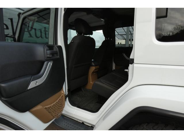 ジープ・ラングラーアンリミテッド サハラ　切替４ＷＤ　ＲＡＮＣＨＯリフトアップ　１７インチＡＷ　ＬＥＤヘッド　オートクルーズ　ｃａｒｒｏｚｅｒｉａナビ　ＤＶＤ再生　フルセグ　Ｂｌｕｅｔｏｏｔｈ　ＥＴＣ　フロント・サイド・バックカメラ（26枚目）
