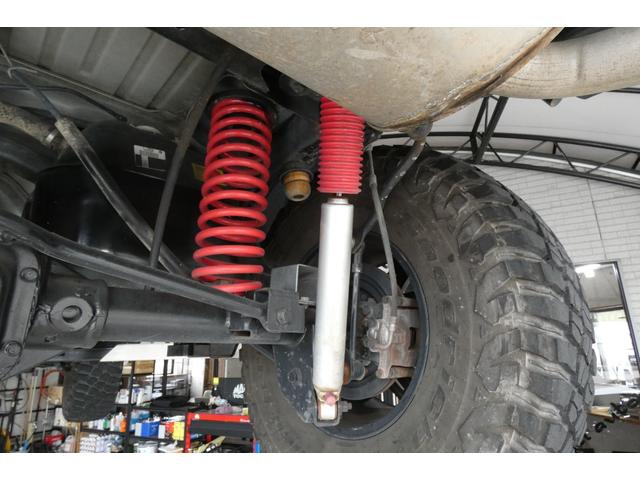 ジープ・ラングラーアンリミテッド サハラ　切替４ＷＤ　ＲＡＮＣＨＯリフトアップ　１７インチＡＷ　ＬＥＤヘッド　オートクルーズ　ｃａｒｒｏｚｅｒｉａナビ　ＤＶＤ再生　フルセグ　Ｂｌｕｅｔｏｏｔｈ　ＥＴＣ　フロント・サイド・バックカメラ（55枚目）