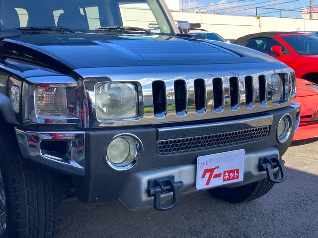 ハマーＨ３ 　タイプＧ　ディーラー車　４ＷＤ　左ハンドル　社外ナビ　Ｂカメラ　ＴＶ　ＥＴＣ　レザーシート　パワーシート　サンルーフ　オートライト　アルミホイール　シートヒーター　ＣＤ　ミュージックプレイヤー接続可（8枚目）