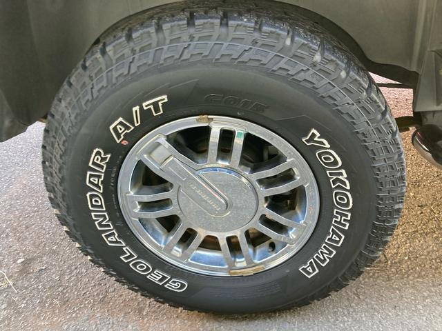 ハマーＨ３ 　タイプＧ　ディーラー車　４ＷＤ　左ハンドル　社外ナビ　Ｂカメラ　ＴＶ　ＥＴＣ　レザーシート　パワーシート　サンルーフ　オートライト　アルミホイール　シートヒーター　ＣＤ　ミュージックプレイヤー接続可（22枚目）