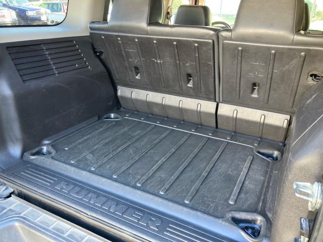 ハマーＨ３ 　タイプＧ　ディーラー車　４ＷＤ　左ハンドル　社外ナビ　Ｂカメラ　ＴＶ　ＥＴＣ　レザーシート　パワーシート　サンルーフ　オートライト　アルミホイール　シートヒーター　ＣＤ　ミュージックプレイヤー接続可（35枚目）