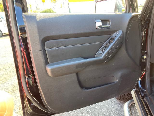 ハマーＨ３ 　タイプＧ　ディーラー車　４ＷＤ　左ハンドル　社外ナビ　Ｂカメラ　ＴＶ　ＥＴＣ　レザーシート　パワーシート　サンルーフ　オートライト　アルミホイール　シートヒーター　ＣＤ　ミュージックプレイヤー接続可（44枚目）