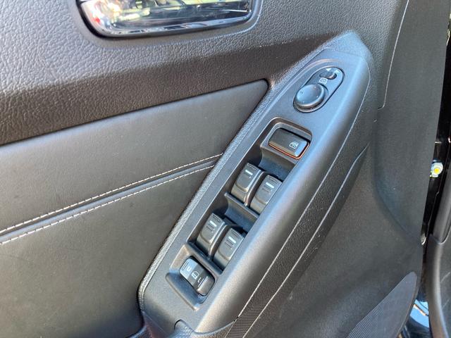ハマーＨ３ 　タイプＧ　ディーラー車　４ＷＤ　左ハンドル　社外ナビ　Ｂカメラ　ＴＶ　ＥＴＣ　レザーシート　パワーシート　サンルーフ　オートライト　アルミホイール　シートヒーター　ＣＤ　ミュージックプレイヤー接続可（45枚目）