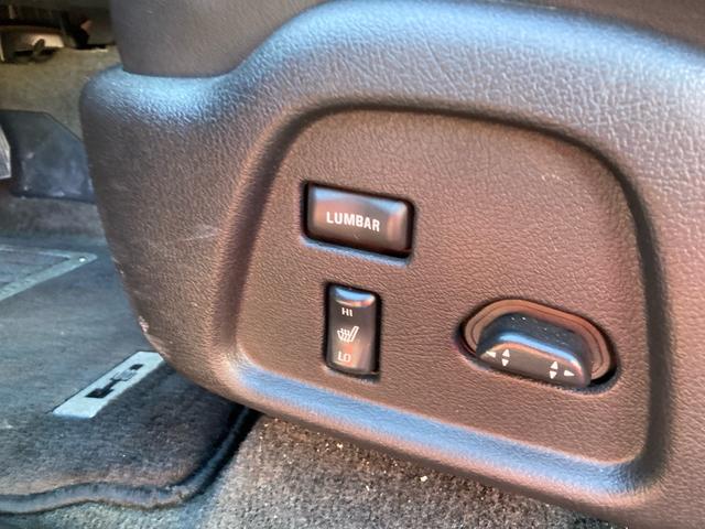 ハマーＨ３ 　タイプＧ　ディーラー車　４ＷＤ　左ハンドル　社外ナビ　Ｂカメラ　ＴＶ　ＥＴＣ　レザーシート　パワーシート　サンルーフ　オートライト　アルミホイール　シートヒーター　ＣＤ　ミュージックプレイヤー接続可（51枚目）