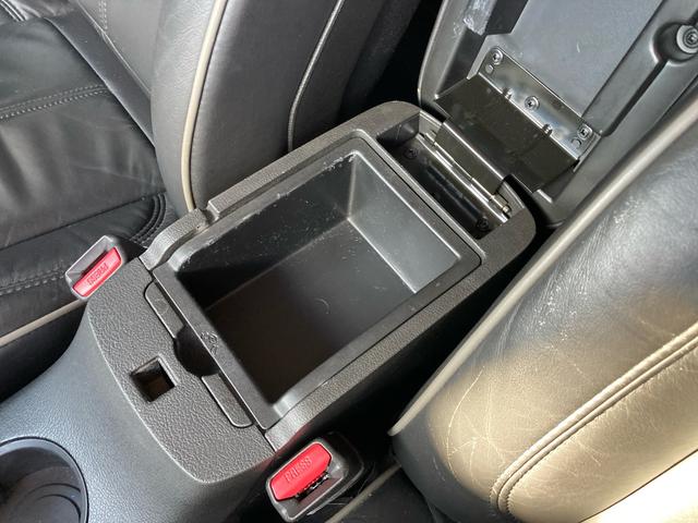 ハマーＨ３ 　タイプＧ　ディーラー車　４ＷＤ　左ハンドル　社外ナビ　Ｂカメラ　ＴＶ　ＥＴＣ　レザーシート　パワーシート　サンルーフ　オートライト　アルミホイール　シートヒーター　ＣＤ　ミュージックプレイヤー接続可（60枚目）