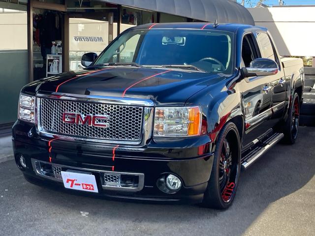 ＧＭＣシエラ 　デナリ　４ＷＤ　新車並行　実走行　サンルーフ　ハードトノカバー　サイドステップ　黒レザー　フルセグナビＴＶ　　ヒッチメンバー　ＥＴＣ　バックカメラ（2枚目）