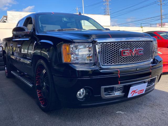 ＧＭＣシエラ 　デナリ　４ＷＤ　新車並行　実走行　サンルーフ　ハードトノカバー　サイドステップ　黒レザー　フルセグナビＴＶ　　ヒッチメンバー　ＥＴＣ　バックカメラ（4枚目）