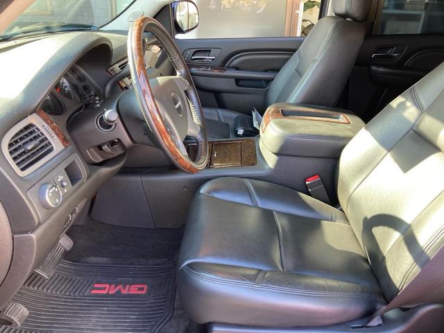 ＧＭＣシエラ 　デナリ　４ＷＤ　新車並行　実走行　サンルーフ　ハードトノカバー　サイドステップ　黒レザー　フルセグナビＴＶ　　ヒッチメンバー　ＥＴＣ　バックカメラ（47枚目）