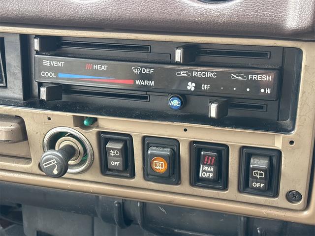 ランドクルーザー６０ 　４ＷＤ　ＭＴ　ＣＤ　ＵＳＢ　エアコン（5枚目）