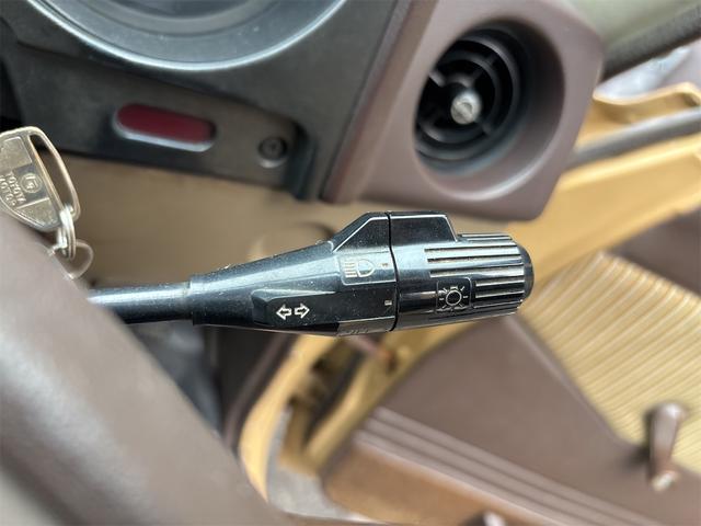 ランドクルーザー６０ 　４ＷＤ　ＭＴ　ＣＤ　ＵＳＢ　エアコン（9枚目）