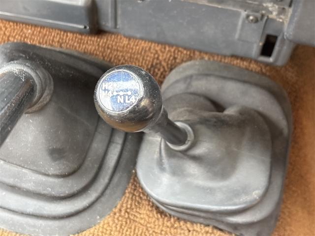 ランドクルーザー６０ 　４ＷＤ　ＭＴ　ＣＤ　ＵＳＢ　エアコン（23枚目）