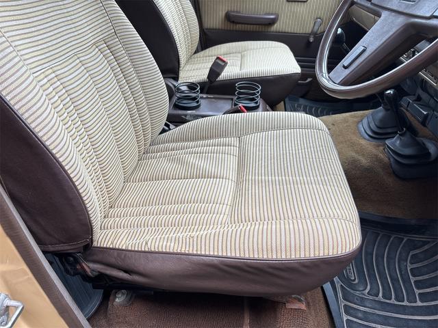 ランドクルーザー６０ 　４ＷＤ　ＭＴ　ＣＤ　ＵＳＢ　エアコン（50枚目）