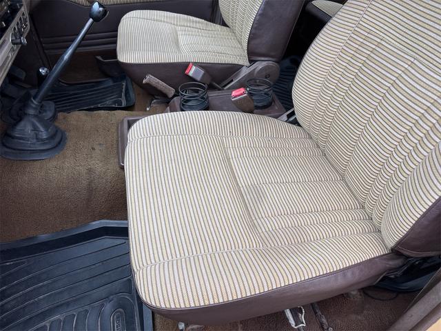 ランドクルーザー６０ 　４ＷＤ　ＭＴ　ＣＤ　ＵＳＢ　エアコン（57枚目）