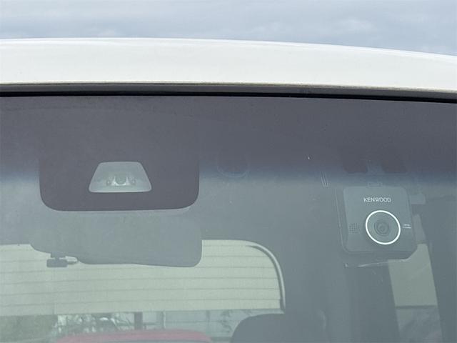 タント カスタムＲＳ　トップエディションＳＡＩＩ　ドライブレコーダー　ＥＴＣ　バックカメラ　両側電動スライドドア　ナビ　ＴＶ　クリアランスソナー　衝突被害軽減システム　オートライト　ＬＥＤヘッドランプ　スマートキー　アイドリングストップ（11枚目）