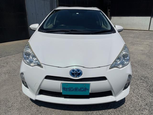 アクア Ｇ　１０インチディスプレイオーディオ　スカイキャスト　アップルカープレイ　アンドロイドオート　Ｂｌｕｅｔｏｏｔｈ　バックカメラ　ＥＴＣ　アルミホイール　スマートキー　オートライト　スモークフィルム（2枚目）