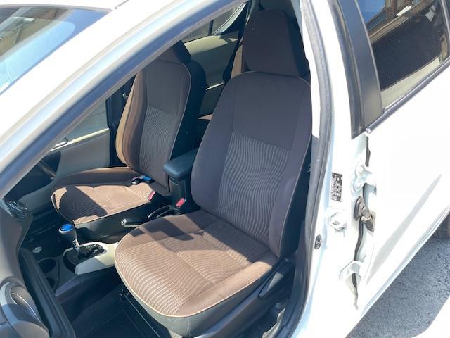 アクア Ｇ　１０インチディスプレイオーディオ　スカイキャスト　アップルカープレイ　アンドロイドオート　Ｂｌｕｅｔｏｏｔｈ　バックカメラ　ＥＴＣ　アルミホイール　スマートキー　オートライト　スモークフィルム（28枚目）