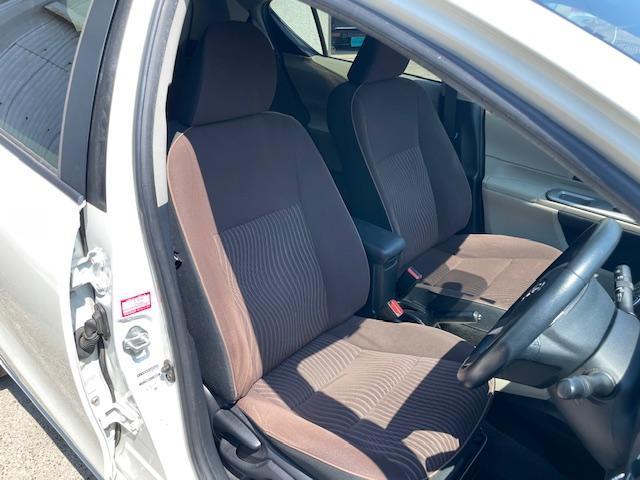 アクア Ｇ　１０インチディスプレイオーディオ　スカイキャスト　アップルカープレイ　アンドロイドオート　Ｂｌｕｅｔｏｏｔｈ　バックカメラ　ＥＴＣ　アルミホイール　スマートキー　オートライト　スモークフィルム（29枚目）