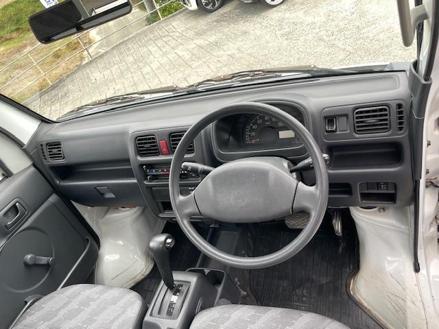 キャリイトラック ＫＣエアコン・パワステ　パートタイム４ＷＤ　オートマ　アルミホイール　ＡＭ／ＦＭラジオ　エアコン　パワーステアリング（11枚目）