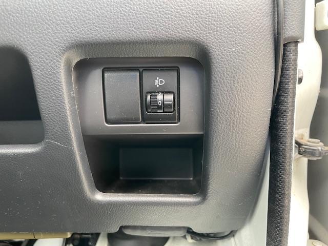 キャリイトラック ＫＣエアコン・パワステ　パートタイム４ＷＤ　オートマ　アルミホイール　ＡＭ／ＦＭラジオ　エアコン　パワーステアリング（21枚目）