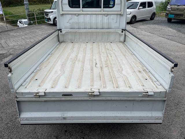 キャリイトラック ＫＣエアコン・パワステ　パートタイム４ＷＤ　オートマ　アルミホイール　ＡＭ／ＦＭラジオ　エアコン　パワーステアリング（28枚目）