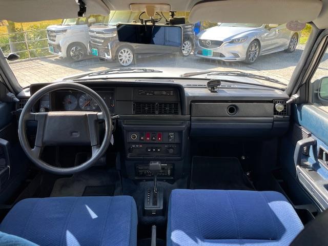 ２４０ 　ＧＬ　　左ハンドル　セダン　カリフォルニアスタイル　バックカメラ　ドライブレコーダー　メッキモール（3枚目）