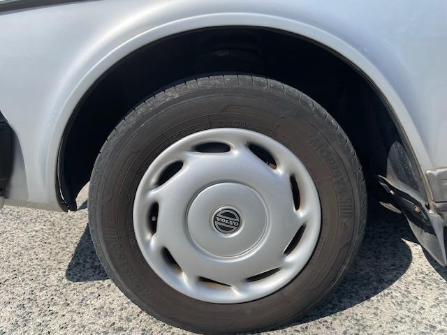 ２４０ 　ＧＬ　　左ハンドル　セダン　カリフォルニアスタイル　バックカメラ　ドライブレコーダー　メッキモール（6枚目）