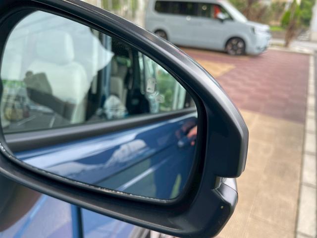 フリード ｅ：ＨＥＶエアー　ＥＸ　新車未登録　運転席＆助手席シートヒーター　リアクーラー　本革巻ステアリングホイール　２列目キャプテンシート　フルＬＥＤヘッドライト　両側パワースライドドア　ロールサンシェード　１５インチアルミホイール（26枚目）