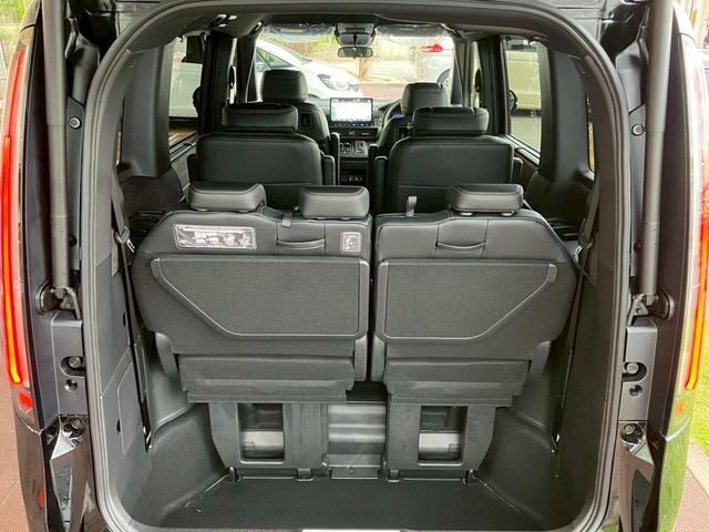 ステップワゴン  新車未登録 ディーラーオプション(11インチナビ 10インチリア席モニター LEDフォグ) マルチビューカメラシステム パワーテールゲート トリプルゾーンコントロールフルオートエアコンディショナー(14枚目)