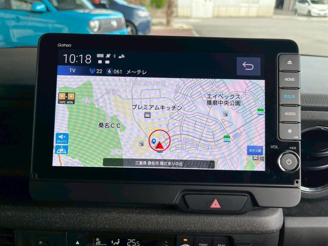N-BOXカスタム ターボコーディネートスタイル 9インチナビ 10インチリア席モニター ハイグレードスピーカー オートリトラミラー 左右独立式リアセンターアームレスト グレーステッチ本革巻ステアリングホイール パドルシフト(6枚目)