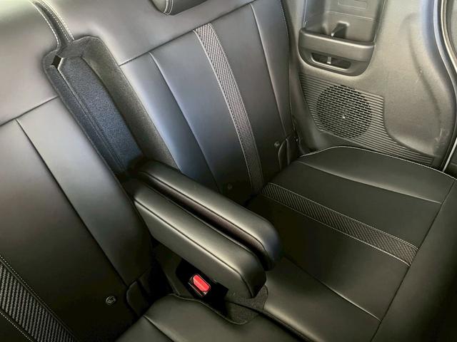 N-BOXカスタム ターボコーディネートスタイル 9インチナビ 10インチリア席モニター ハイグレードスピーカー オートリトラミラー 左右独立式リアセンターアームレスト グレーステッチ本革巻ステアリングホイール パドルシフト(10枚目)