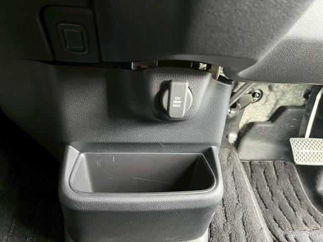 N-BOXカスタム ターボコーディネートスタイル 9インチナビ 10インチリア席モニター ハイグレードスピーカー オートリトラミラー 左右独立式リアセンターアームレスト グレーステッチ本革巻ステアリングホイール パドルシフト(18枚目)