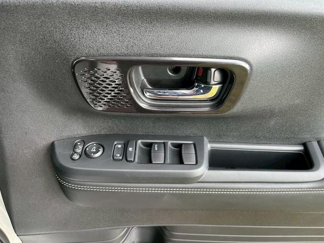 N-BOXカスタム ターボコーディネートスタイル 9インチナビ 10インチリア席モニター ハイグレードスピーカー オートリトラミラー 左右独立式リアセンターアームレスト グレーステッチ本革巻ステアリングホイール パドルシフト(26枚目)