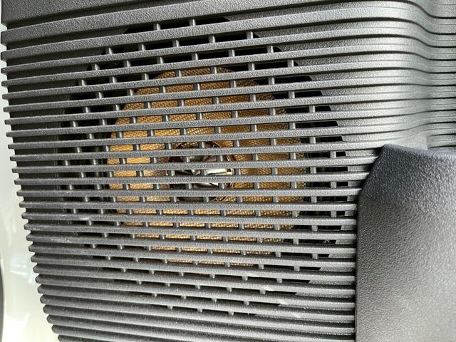 N-BOXカスタム ターボコーディネートスタイル 9インチナビ 10インチリア席モニター ハイグレードスピーカー オートリトラミラー 左右独立式リアセンターアームレスト グレーステッチ本革巻ステアリングホイール パドルシフト(32枚目)