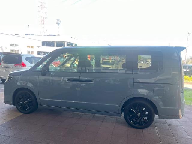 ステップワゴン eHEVスパーダプレミアムラインブラックエディション 純正11.4インチナビ装着 純正ETC装着 マルチビューカメラシステム パワーテールゲート(メモリー機能付 トリプルゾーンコントロールフルオートエアコンディショナー(5枚目)