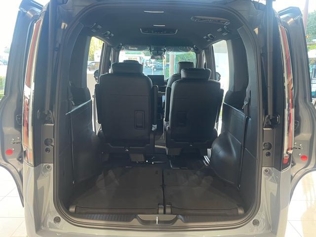 ステップワゴン eHEVスパーダプレミアムラインブラックエディション 純正11.4インチナビ装着 純正ETC装着 マルチビューカメラシステム パワーテールゲート(メモリー機能付 トリプルゾーンコントロールフルオートエアコンディショナー(13枚目)