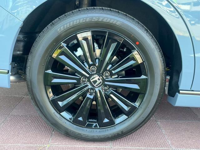 ステップワゴン eHEVスパーダプレミアムラインブラックエディション 純正11.4インチナビ装着 純正ETC装着 マルチビューカメラシステム パワーテールゲート(メモリー機能付 トリプルゾーンコントロールフルオートエアコンディショナー(14枚目)